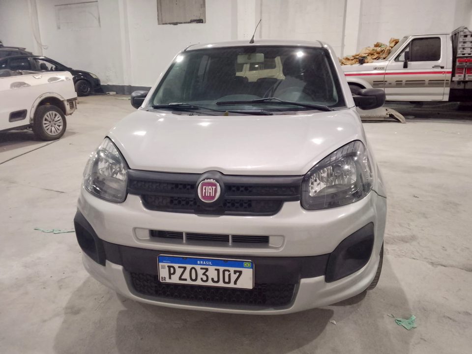 Fiat Uno depois da funilaria e pintura na MKar Premium